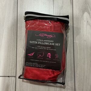 Ed Hardy NWT 2-Piece Satin Pillowcase Set – Red,‎ Standard